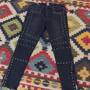 True Religion studded skinnys sz 29